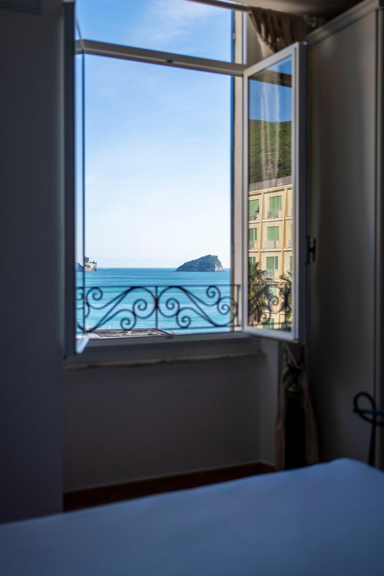 Hotel Miramare スポトルノ エクステリア 写真
