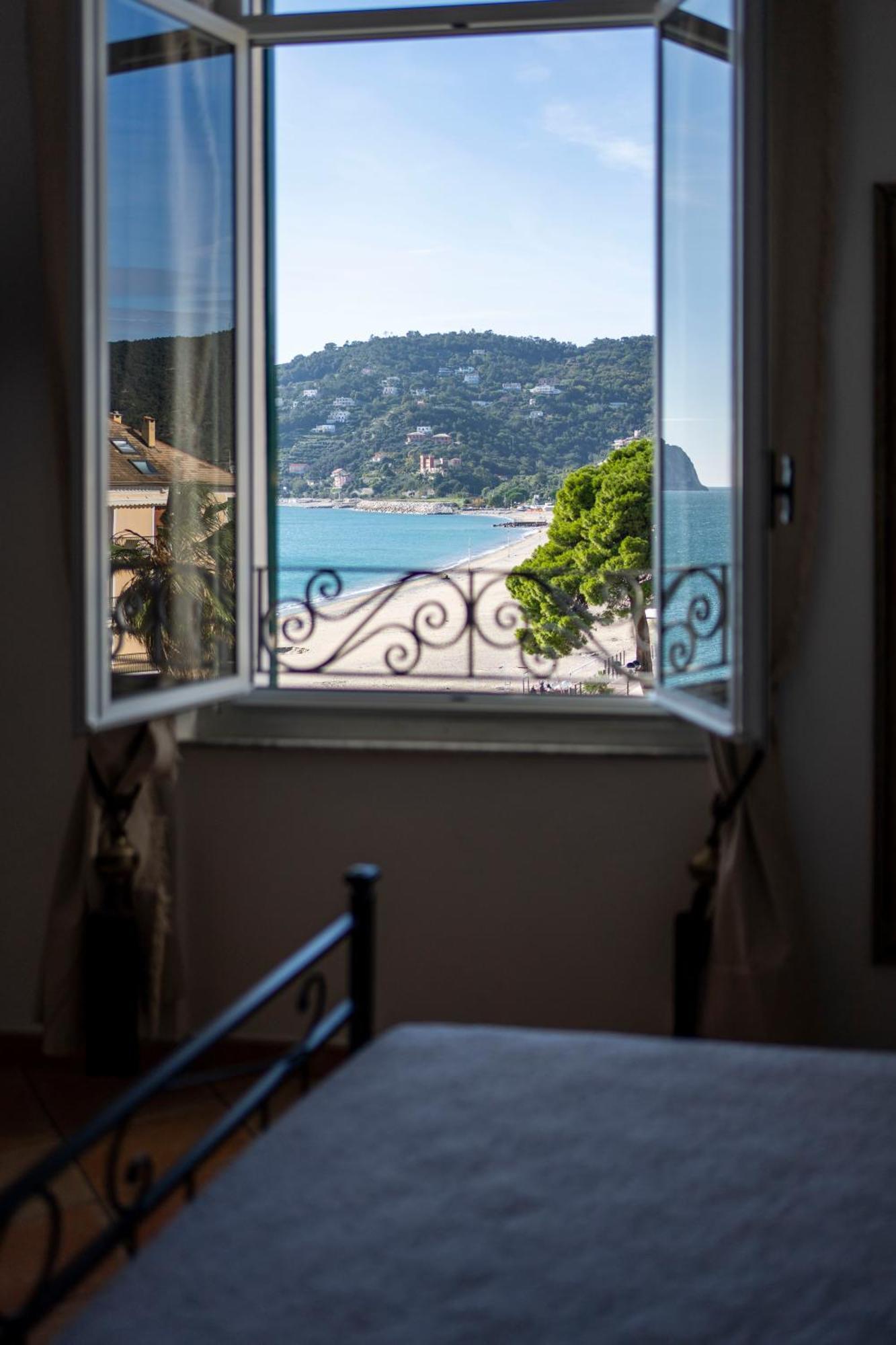 Hotel Miramare スポトルノ エクステリア 写真