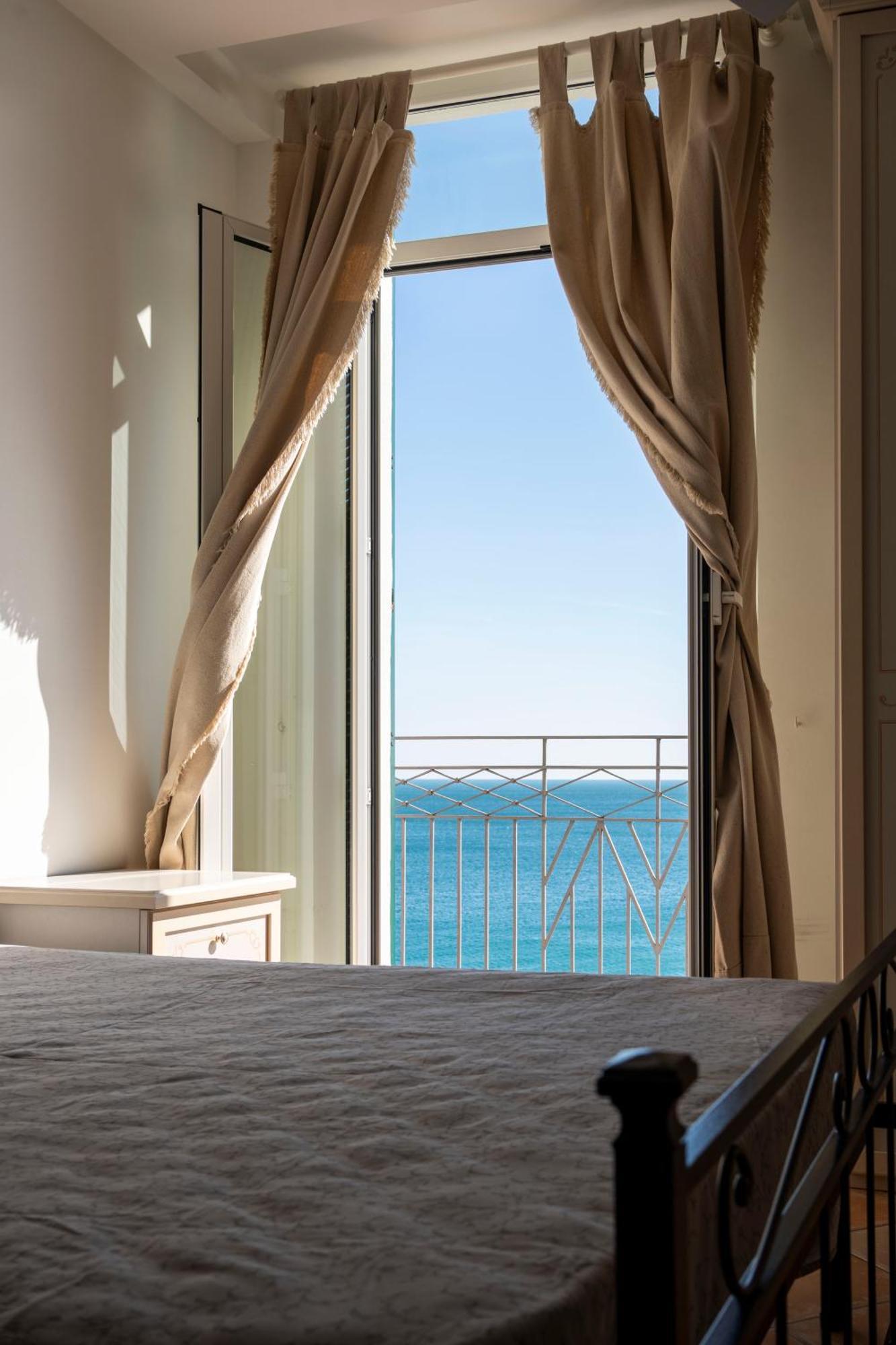 Hotel Miramare スポトルノ エクステリア 写真